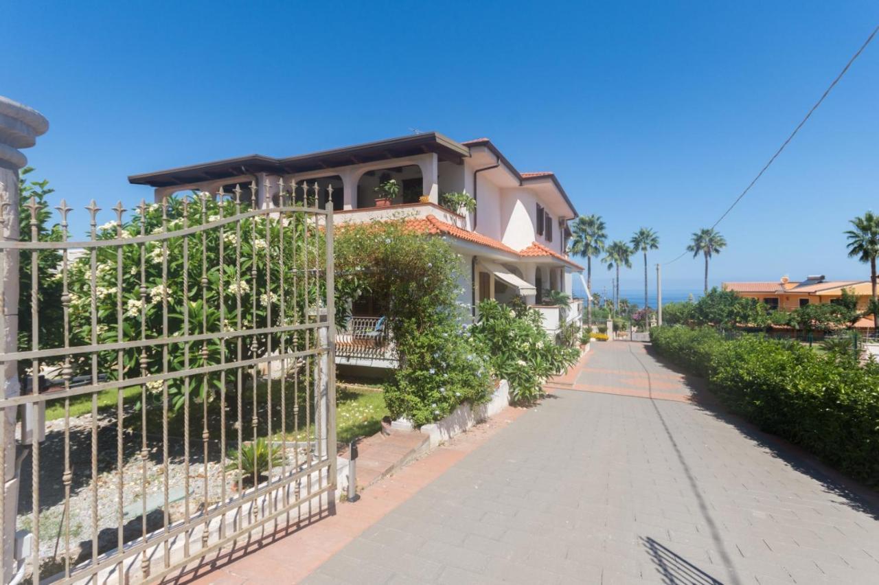 Villa Pomelia Santa Domenica  Exteriör bild