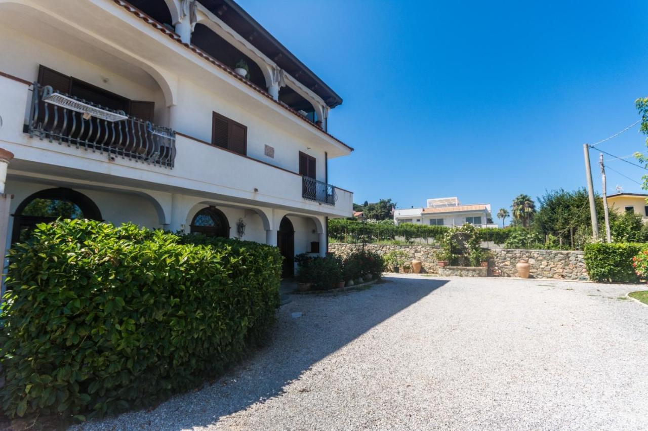 Villa Pomelia Santa Domenica  Exteriör bild